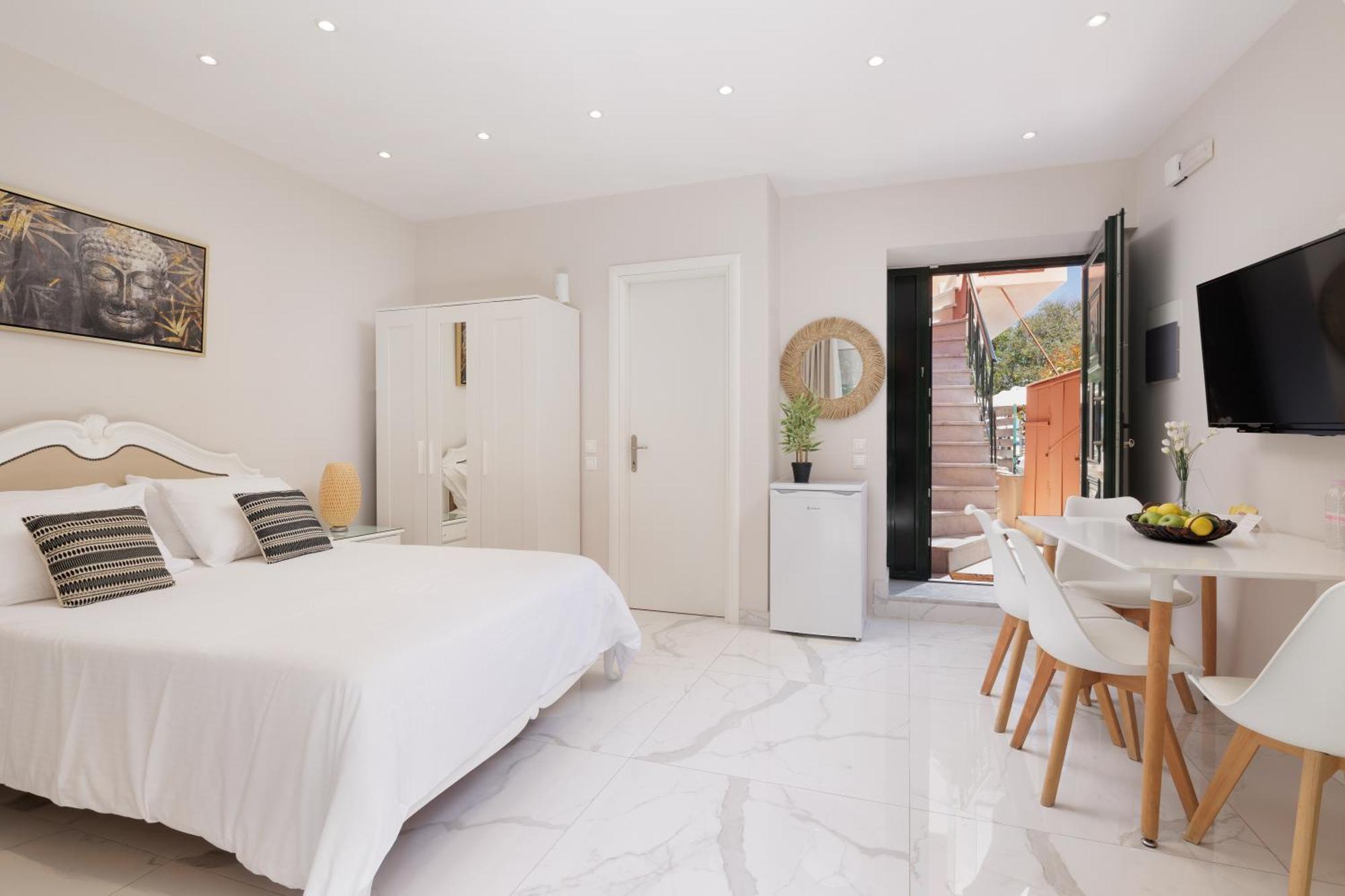 Corfu Town Luxury Studios -D Экстерьер фото