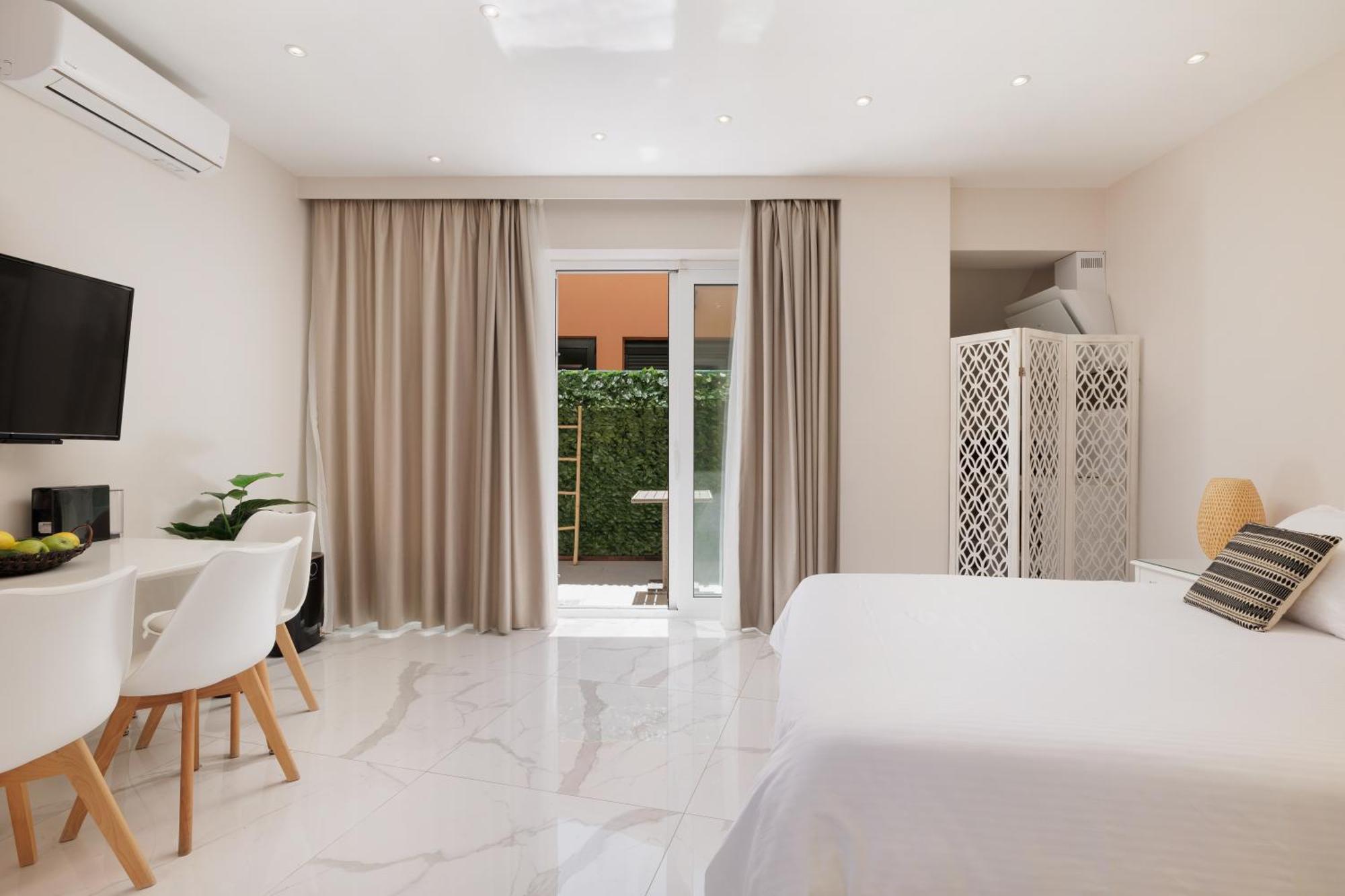 Corfu Town Luxury Studios -D Экстерьер фото